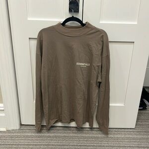 Essentials long sleeve MEDIUM